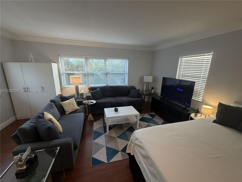 814 NW 18th St B, Fort Lauderdale, FL 33311