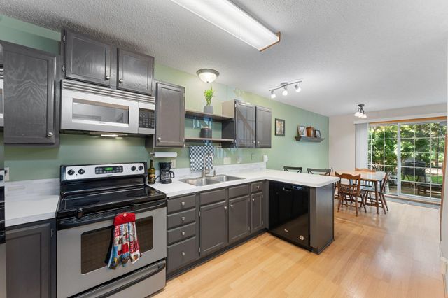 8438 Copperfield Way 78, Inver Grove Heights, MN 55076
