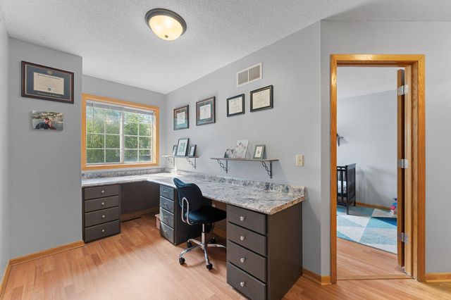 8438 Copperfield Way 78, Inver Grove Heights, MN 55076
