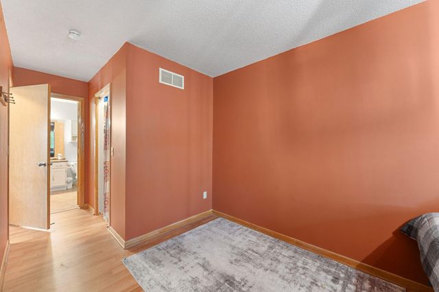 8438 Copperfield Way 78, Inver Grove Heights, MN 55076