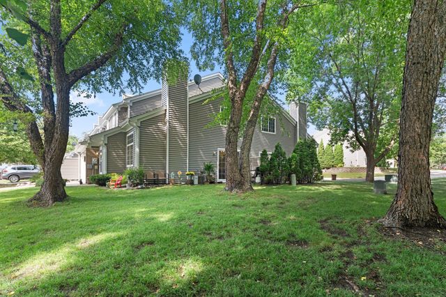 8438 Copperfield Way 78, Inver Grove Heights, MN 55076