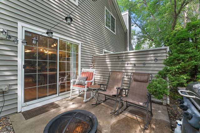 8438 Copperfield Way 78, Inver Grove Heights, MN 55076