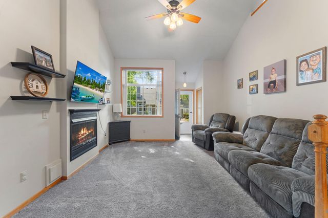 8438 Copperfield Way 78, Inver Grove Heights, MN 55076