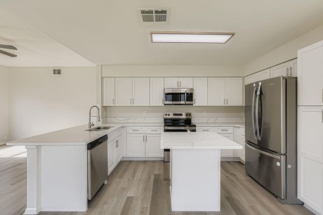 8601 FLOWING BROOK COURT, Tampa, FL 33635