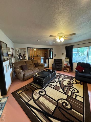 810 Ewers, Rocky Ford, CO 81067