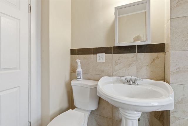 7 Nichols Ave, Watertown, MA 02472