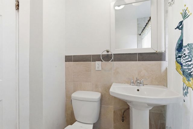 7 Nichols Ave, Watertown, MA 02472