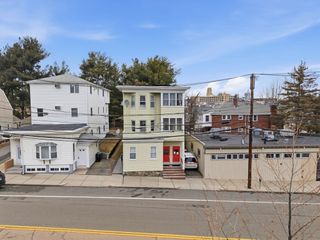 7 Nichols Ave, Watertown, MA 02472