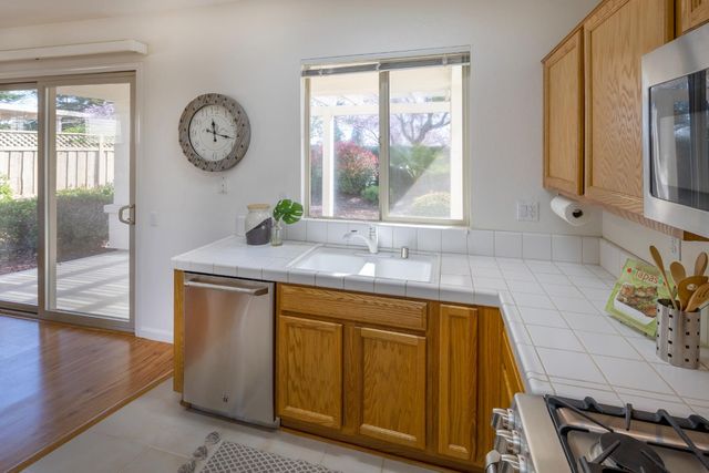 1935 Mary Rose Ln, Lincoln, CA 95648