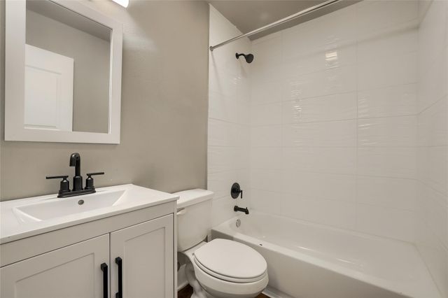 5909 Lago Vista Way D D, Lago Vista, TX 78645