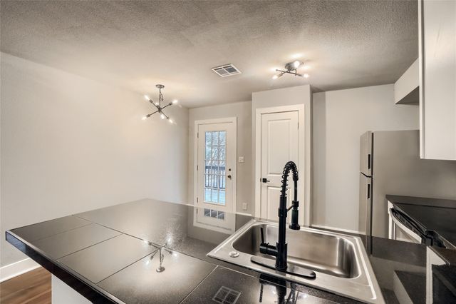 5909 Lago Vista Way D D, Lago Vista, TX 78645