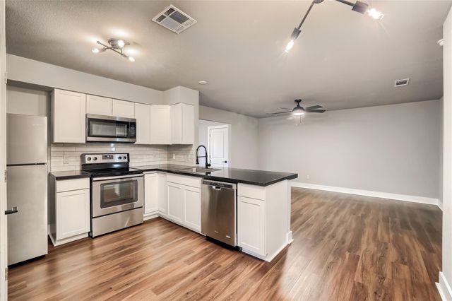 5909 Lago Vista Way D D, Lago Vista, TX 78645