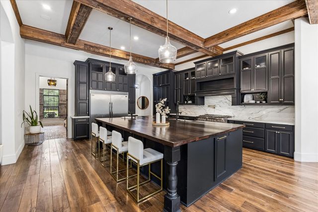 1030 Trailwood Estates Drive, Magnolia, TX 77354