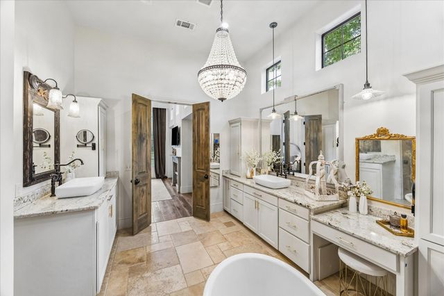 1030 Trailwood Estates Drive, Magnolia, TX 77354