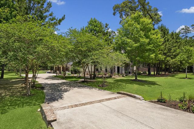 1030 Trailwood Estates Drive, Magnolia, TX 77354