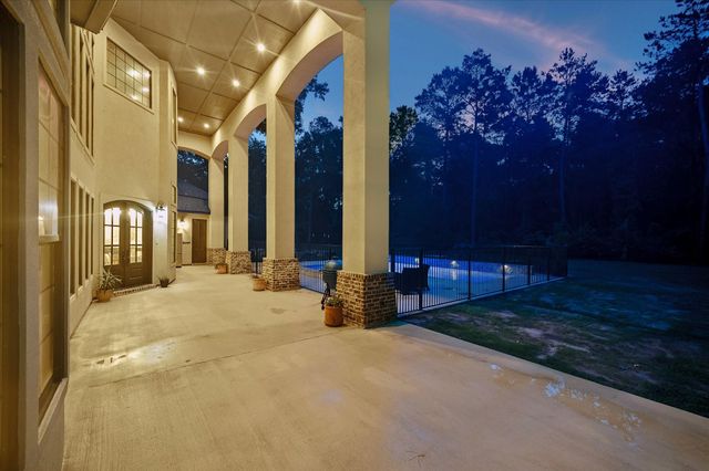 1030 Trailwood Estates Drive, Magnolia, TX 77354