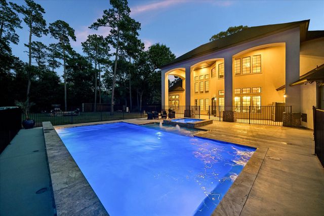 1030 Trailwood Estates Drive, Magnolia, TX 77354
