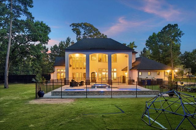 1030 Trailwood Estates Drive, Magnolia, TX 77354