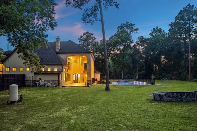 1030 Trailwood Estates Drive, Magnolia, TX 77354