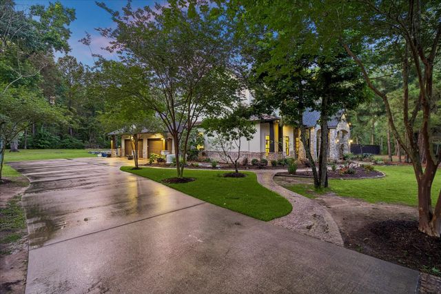 1030 Trailwood Estates Drive, Magnolia, TX 77354
