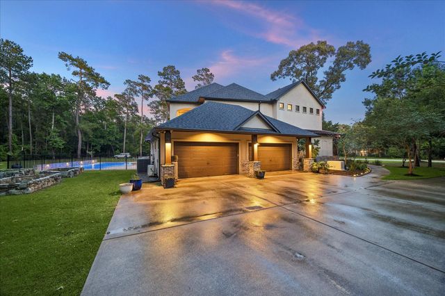 1030 Trailwood Estates Drive, Magnolia, TX 77354