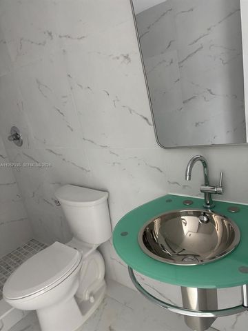 18840 NW 57th Ave 301, Hialeah, FL 33015