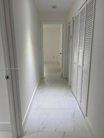 18840 NW 57th Ave 301, Hialeah, FL 33015