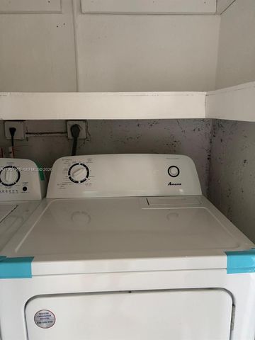 18840 NW 57th Ave 301, Hialeah, FL 33015