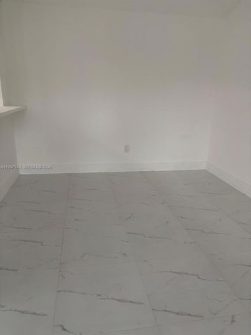 18840 NW 57th Ave 301, Hialeah, FL 33015