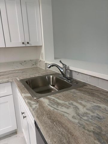 18840 NW 57th Ave 301, Hialeah, FL 33015