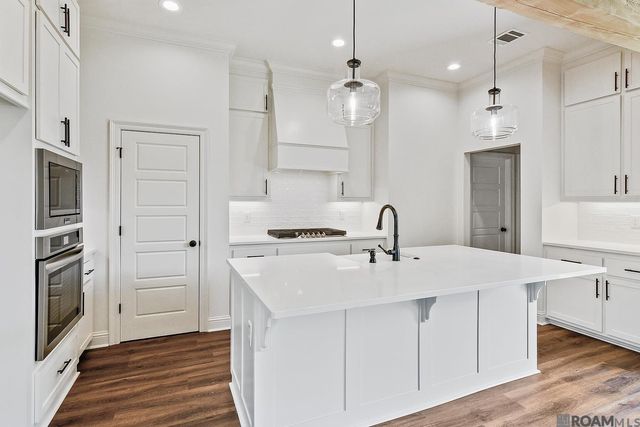 10492 Highpoint Dr, Denham Springs, LA 70706