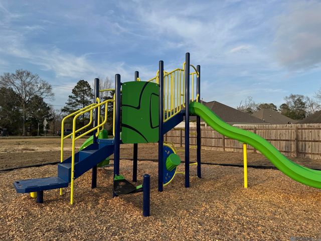 10492 Highpoint Dr, Denham Springs, LA 70706