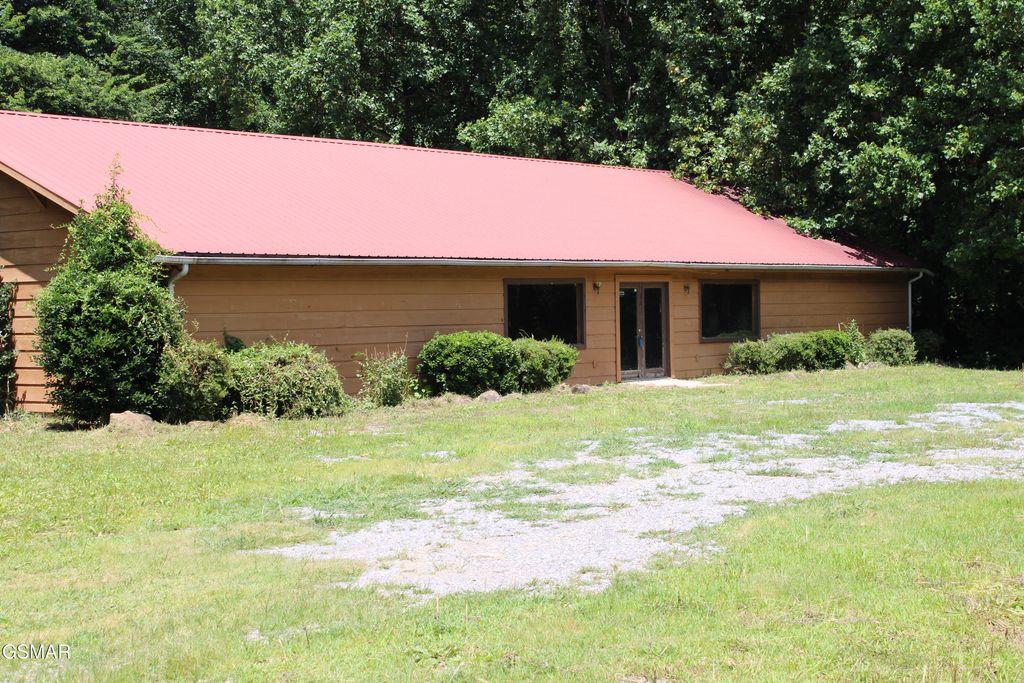 4845 Hooper Highway, Cosby, TN 37722