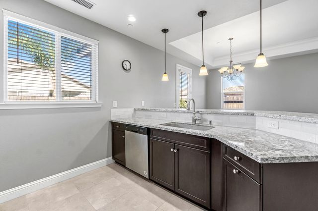 862 Bolinas Way, Madera, CA 93637