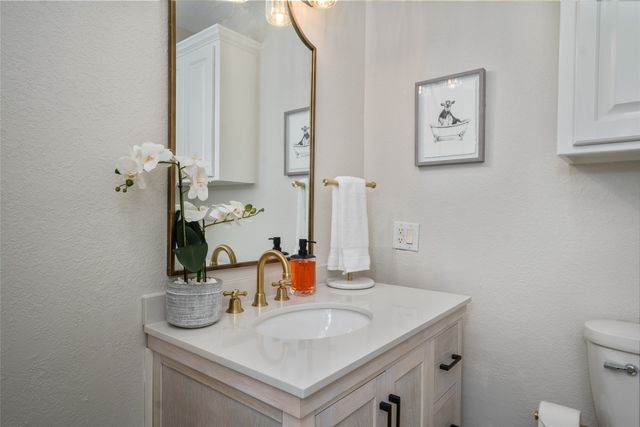103 Deer Island Road, Mabank, TX 75156