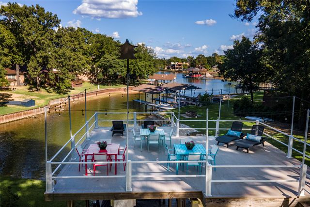 103 Deer Island Road, Mabank, TX 75156