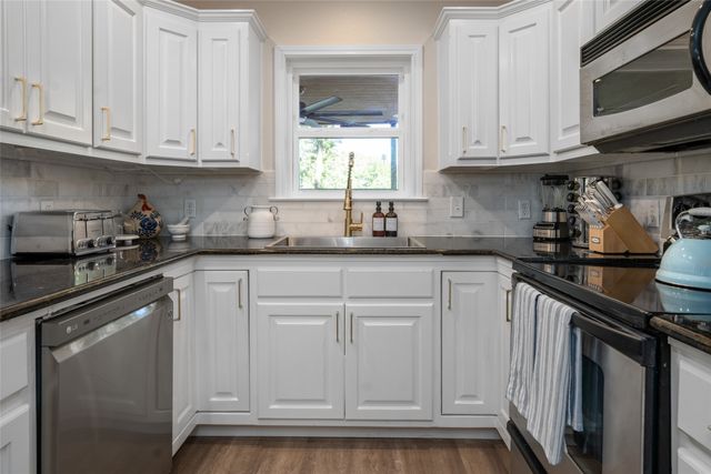 103 Deer Island Road, Mabank, TX 75156