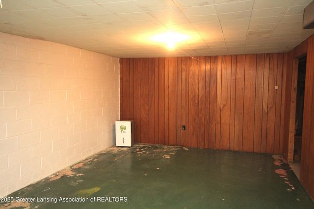 1694 W Solon Road, Dewitt, MI 48820