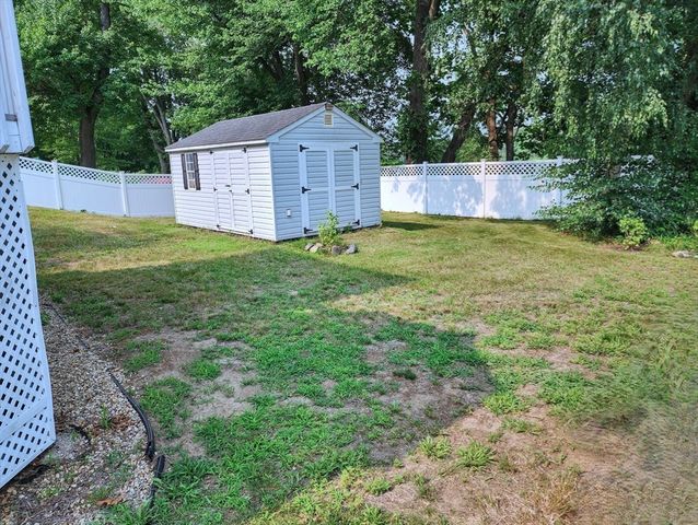4 Amherst St, Billerica, MA 01862