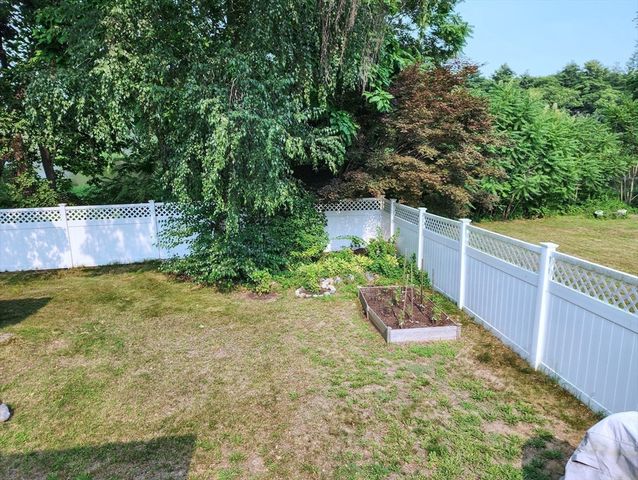 4 Amherst St, Billerica, MA 01862