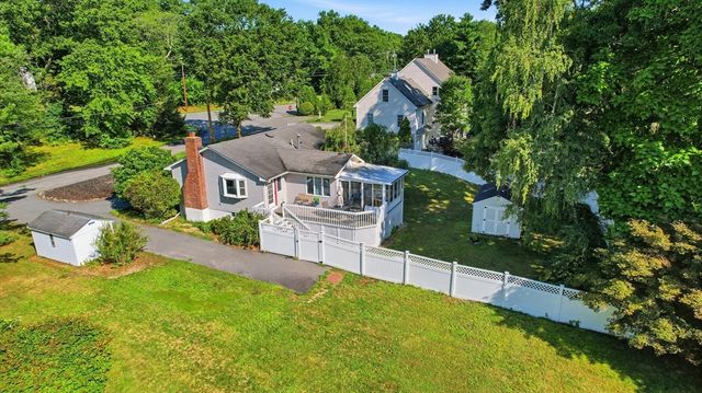4 Amherst St, Billerica, MA 01862