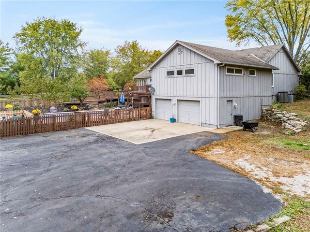 201 E 177th Street, Belton, MO 64012