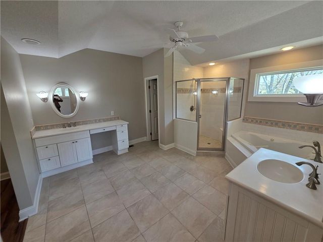 201 E 177th Street, Belton, MO 64012