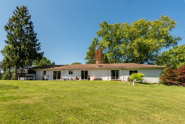 1212 Algonquin Road, Fox River Grove, IL 60021