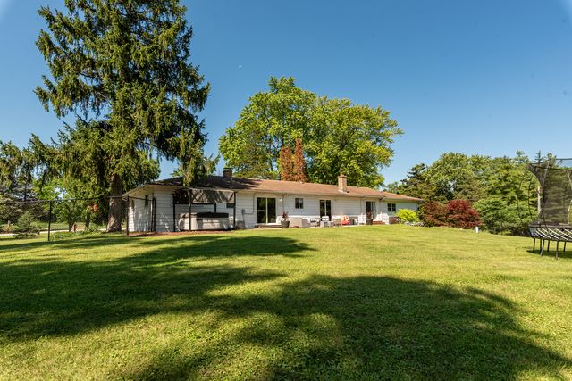 1212 Algonquin Road, Fox River Grove, IL 60021