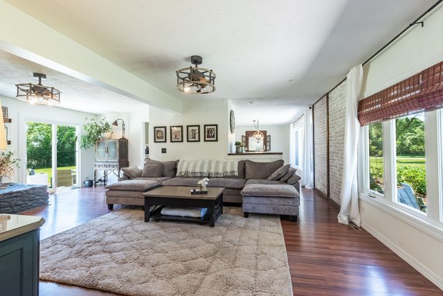 1212 Algonquin Road, Fox River Grove, IL 60021