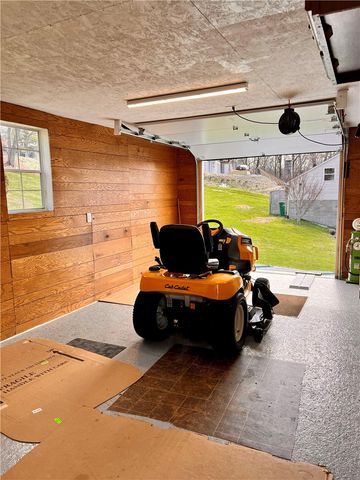 1306 Locust Ave, North Apollo, PA 15673