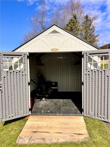 1306 Locust Ave, North Apollo, PA 15673