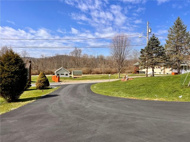 1306 Locust Ave, North Apollo, PA 15673