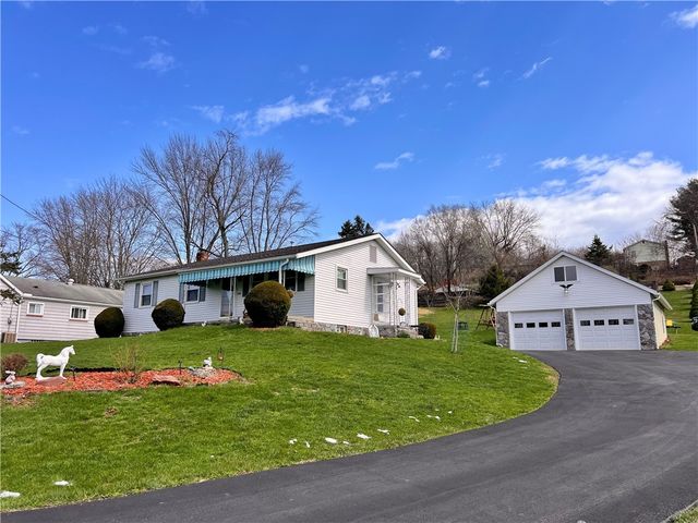 1306 Locust Ave, North Apollo, PA 15673